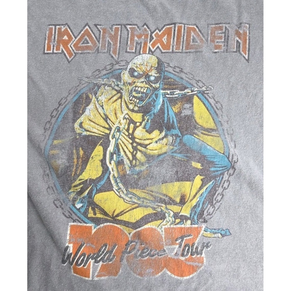 Iron maiden world piece tour 1983 T-shirt size‎ MEDIUM